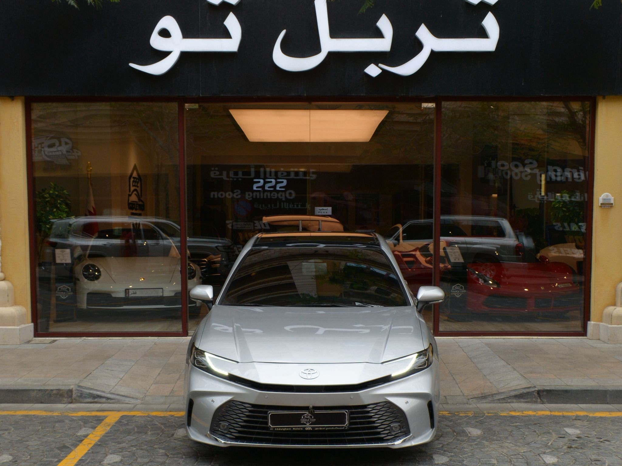 Toyota Camry GLE 2025 - Image 2