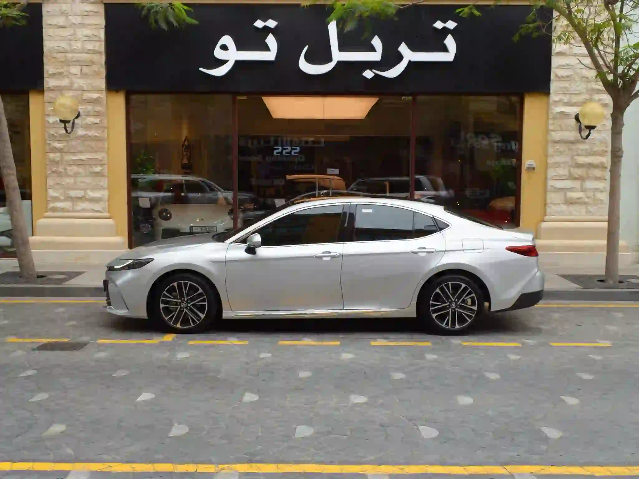 Toyota Camry GLE 2025 - Image 3