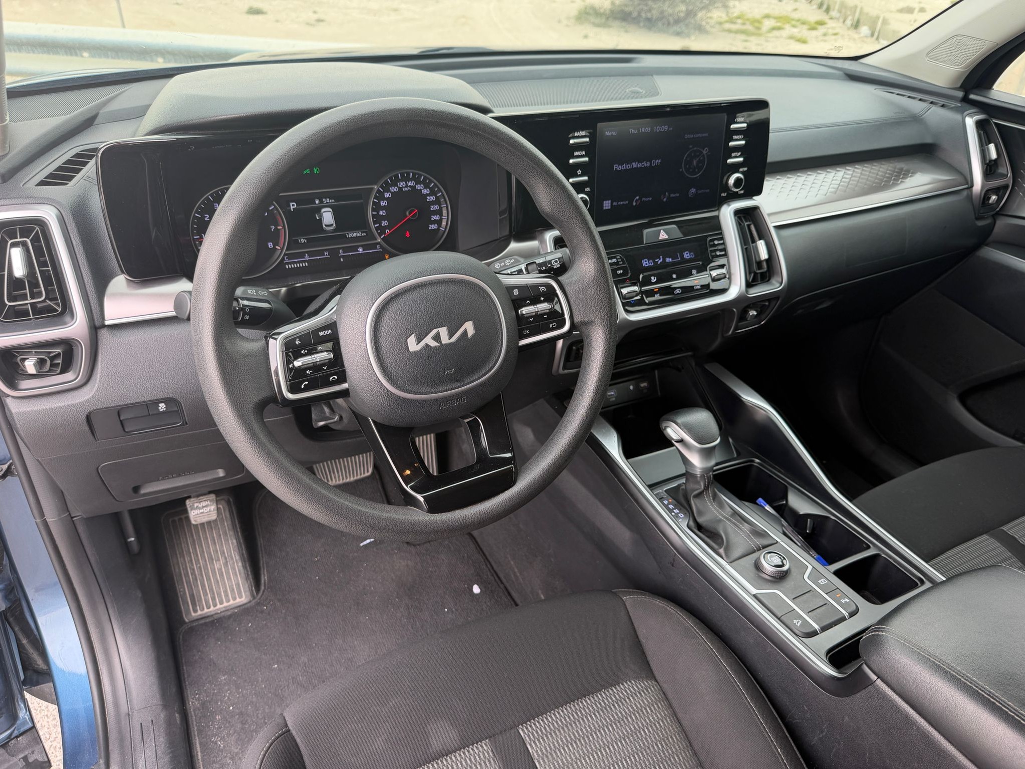Kia Sorento 2022 — photo 10 for sale in Qatar