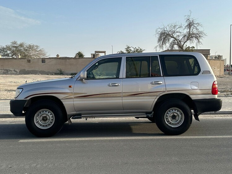 Toyota Land Cruiser GX.R 2000 - Image 2