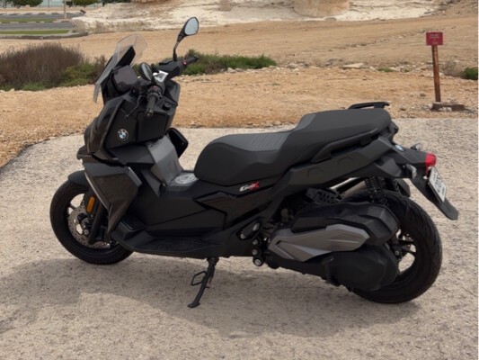 بي ام دبليو  سي 600 سبورت  2023