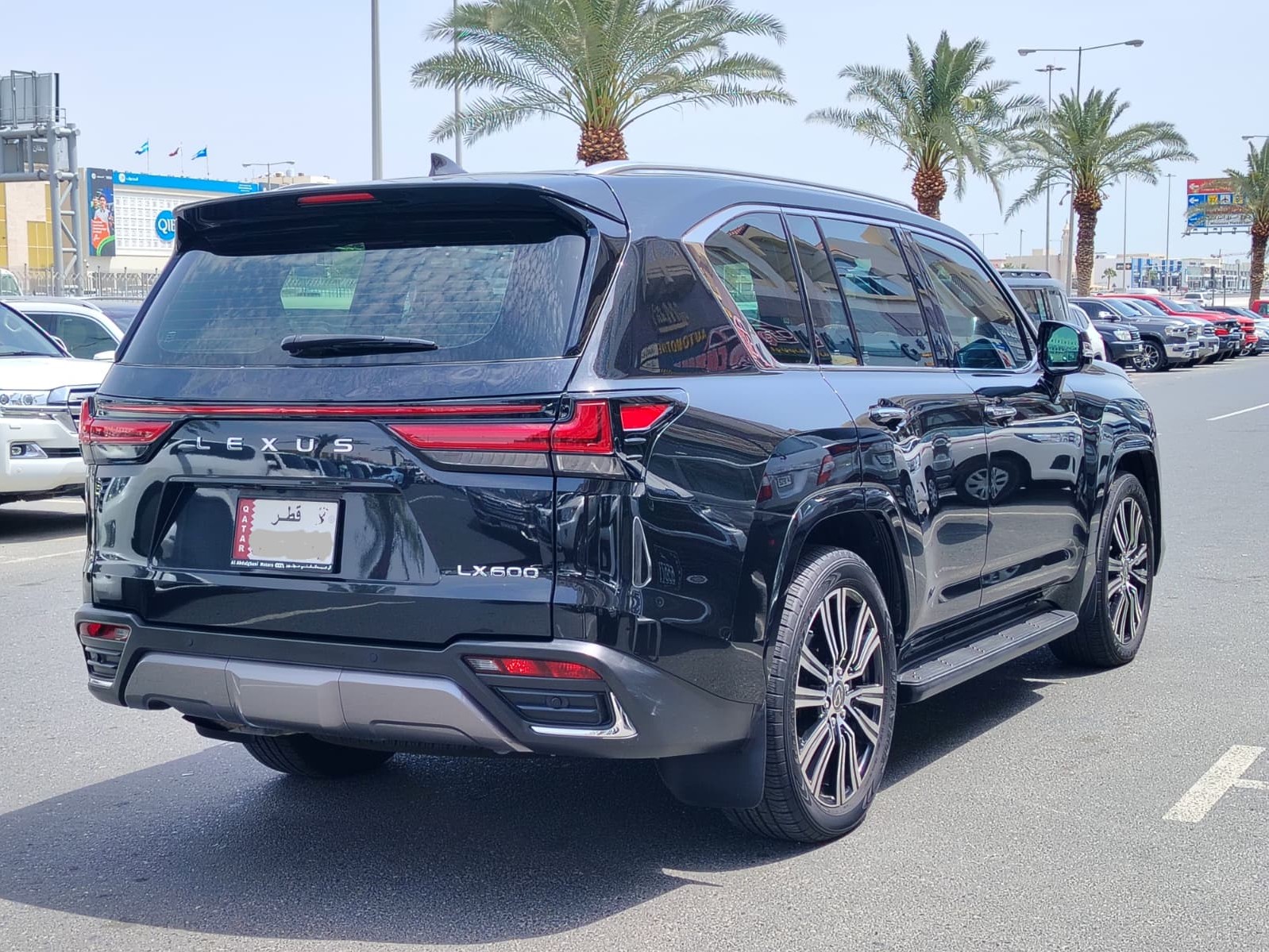Lexus LX 600 Luxury  2024 - Image 4