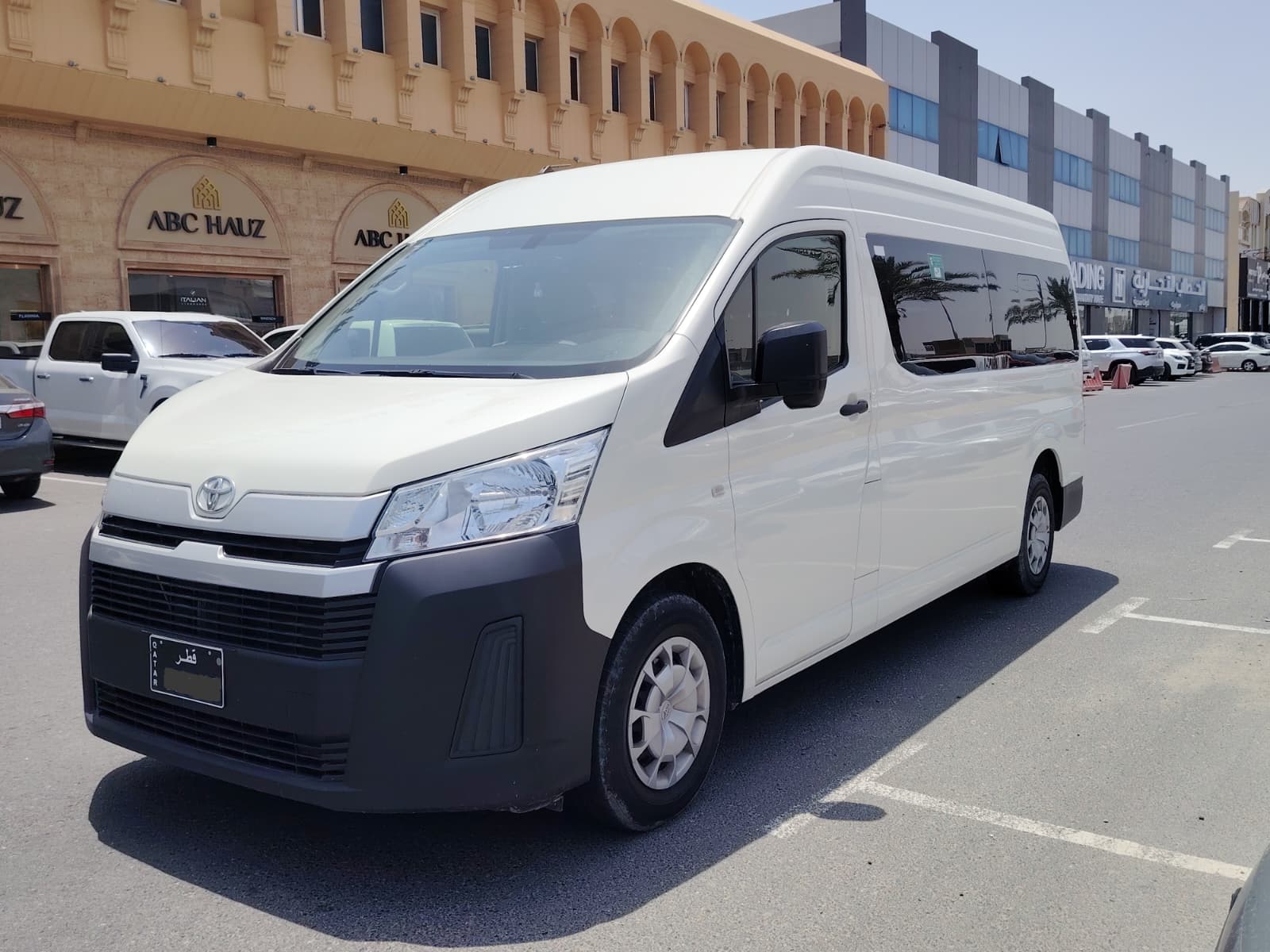 Toyota Hiace Bus 2023 - Image 3