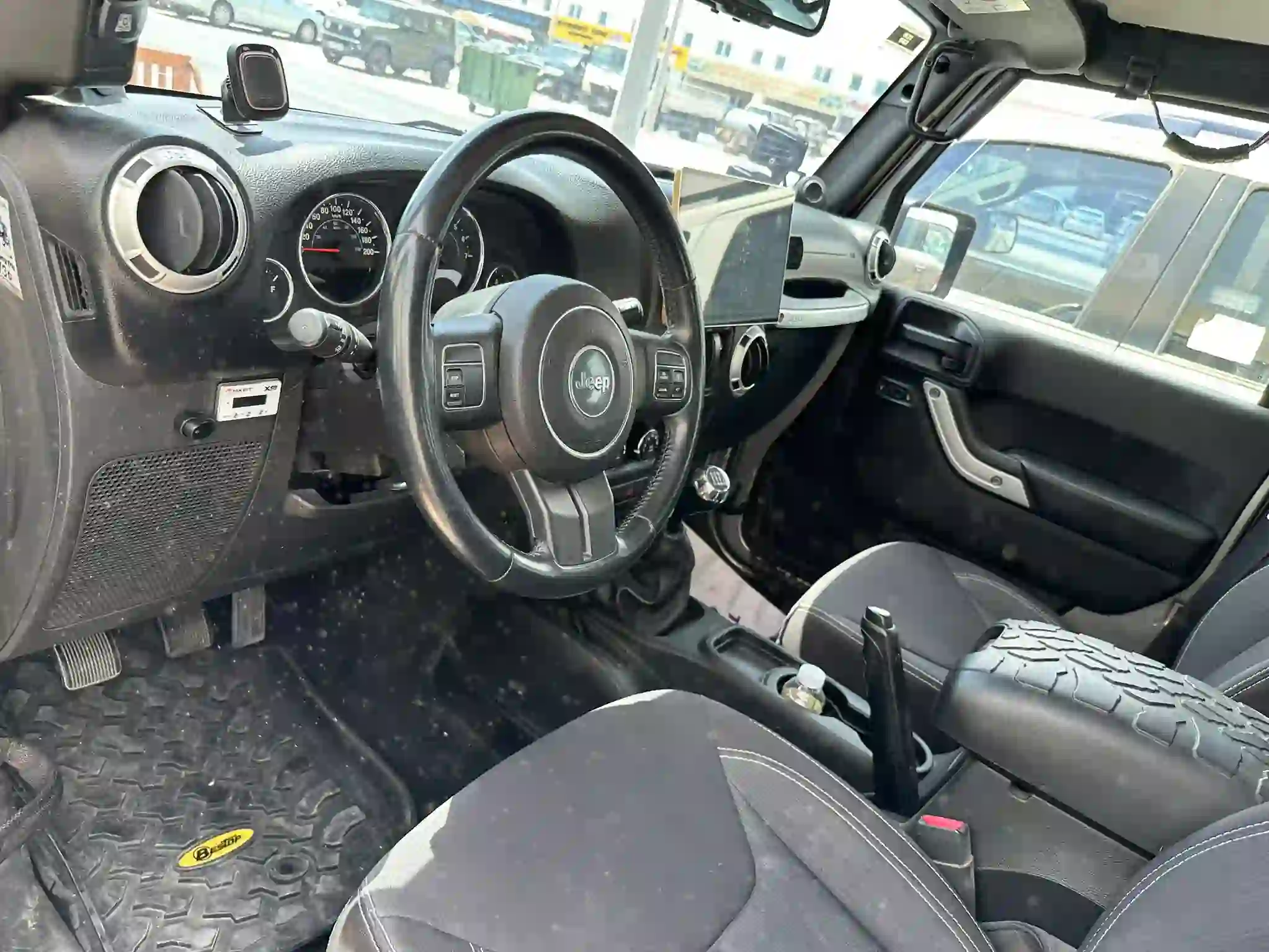 Jeep Wrangler Sahara 2017 - Image 4