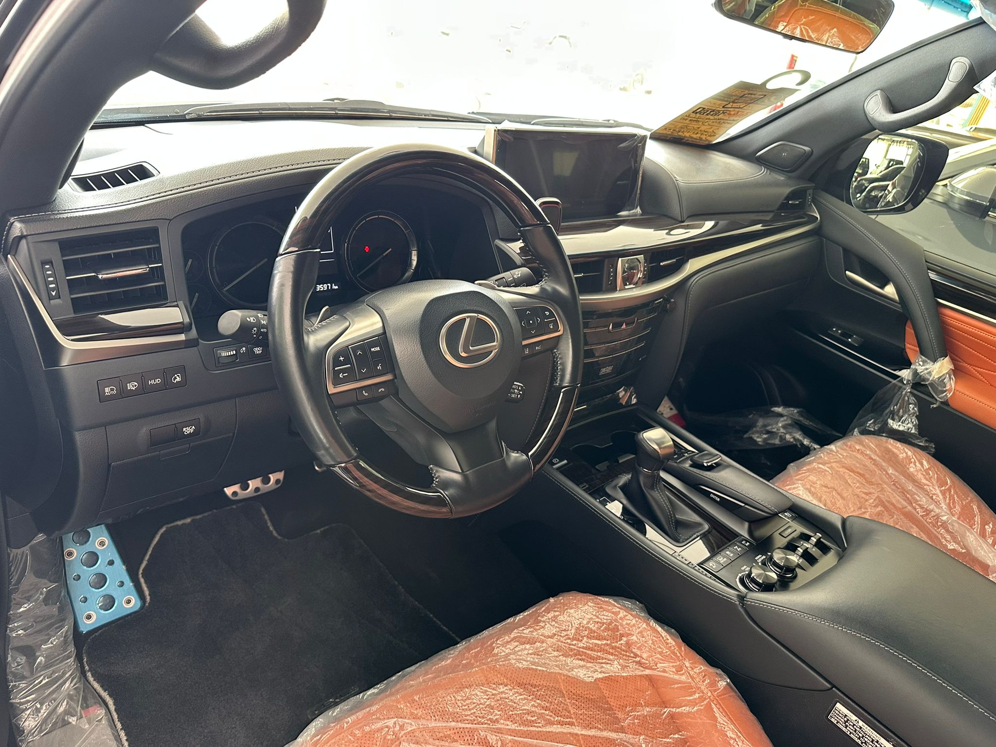 Lexus LX 570 S Black Edition 2020 - Image 3