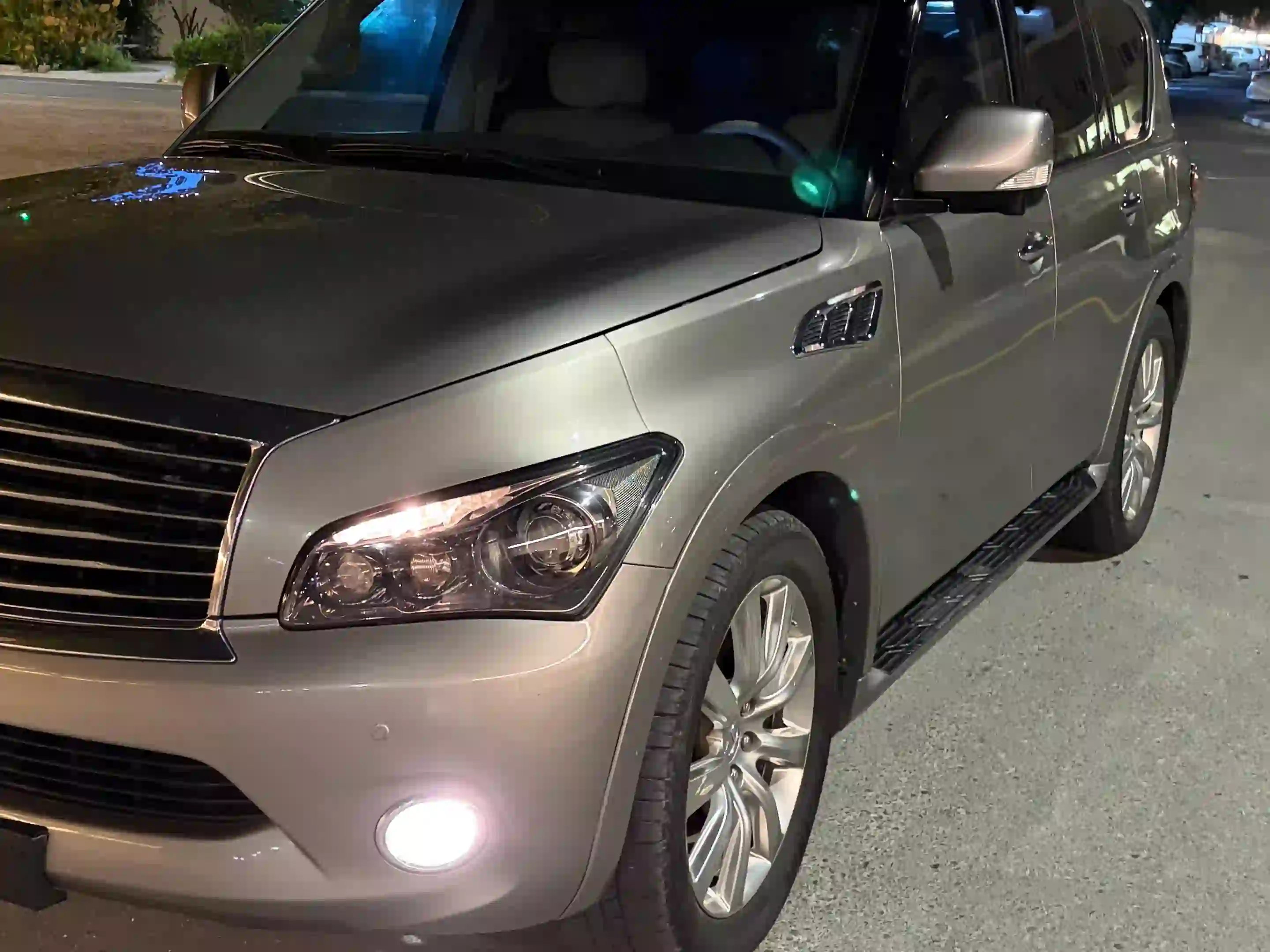Infiniti QX56 2012 - Image 3