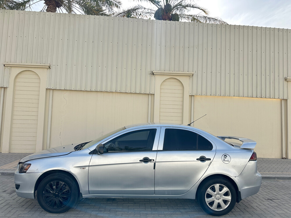 Mitsubishi Lancer EX 2.0 2009 - Image 2