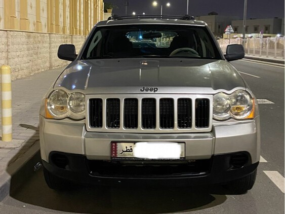 Jeep Grand Cherokee Laredo 2010 - Image 1