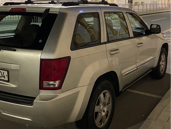 Jeep Grand Cherokee Laredo 2010 - Image 3