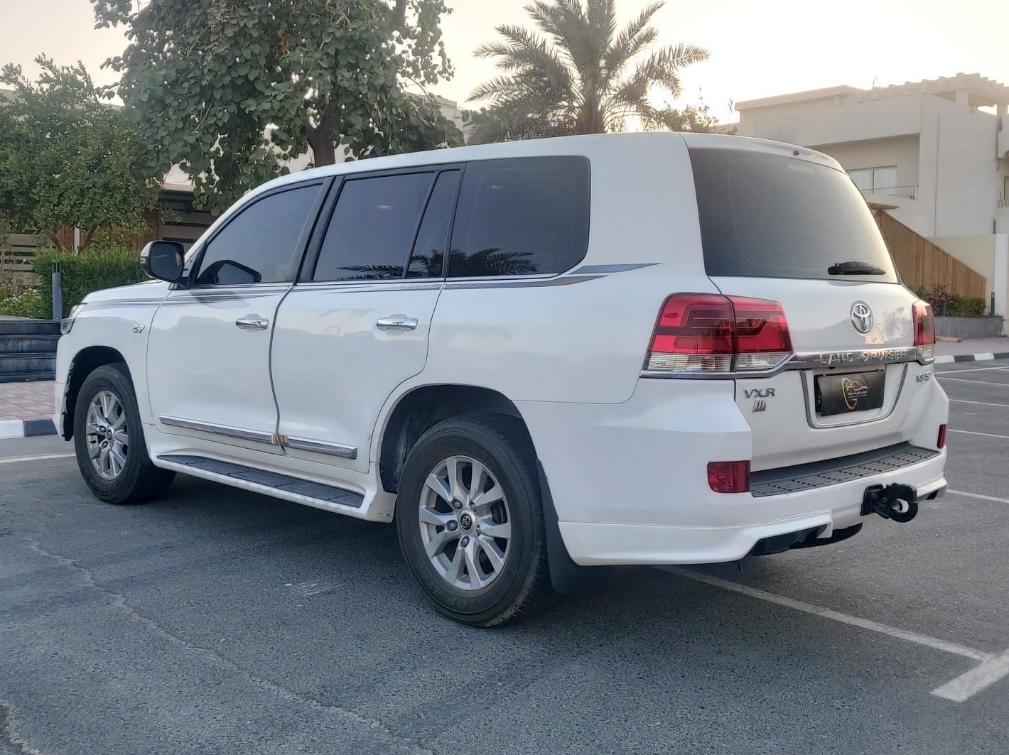 Toyota Land Cruiser VX.R - Image 3