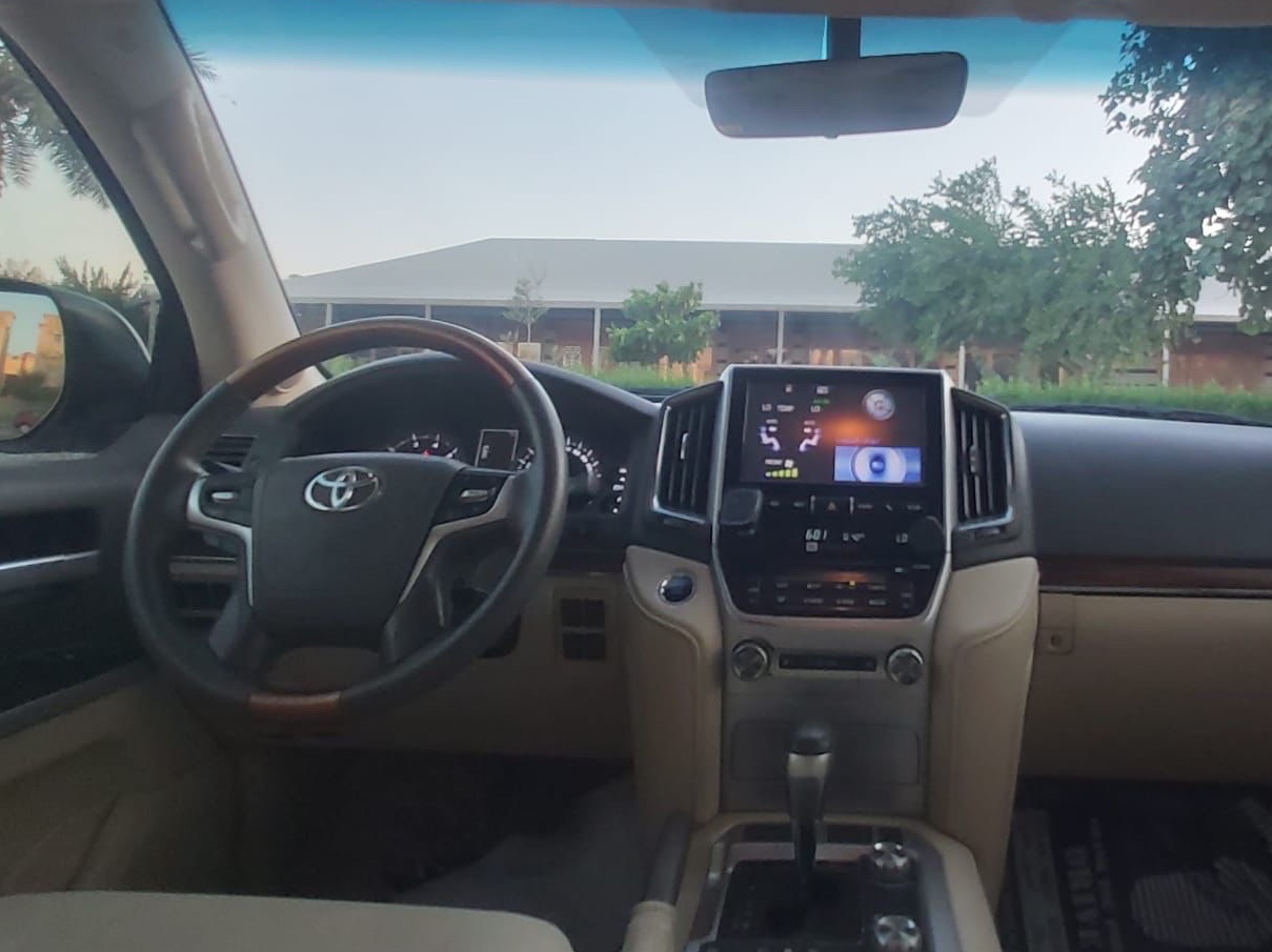 Toyota Land Cruiser VX.R - Image 4