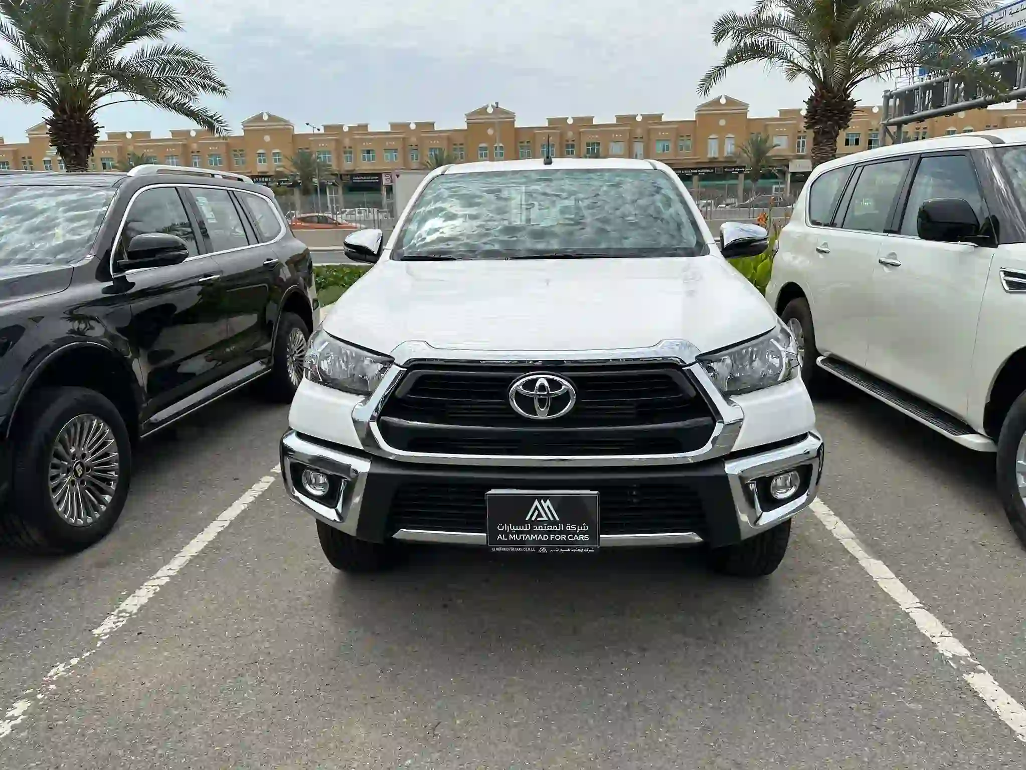 Toyota Hilux 4X4 2026 - Image 2