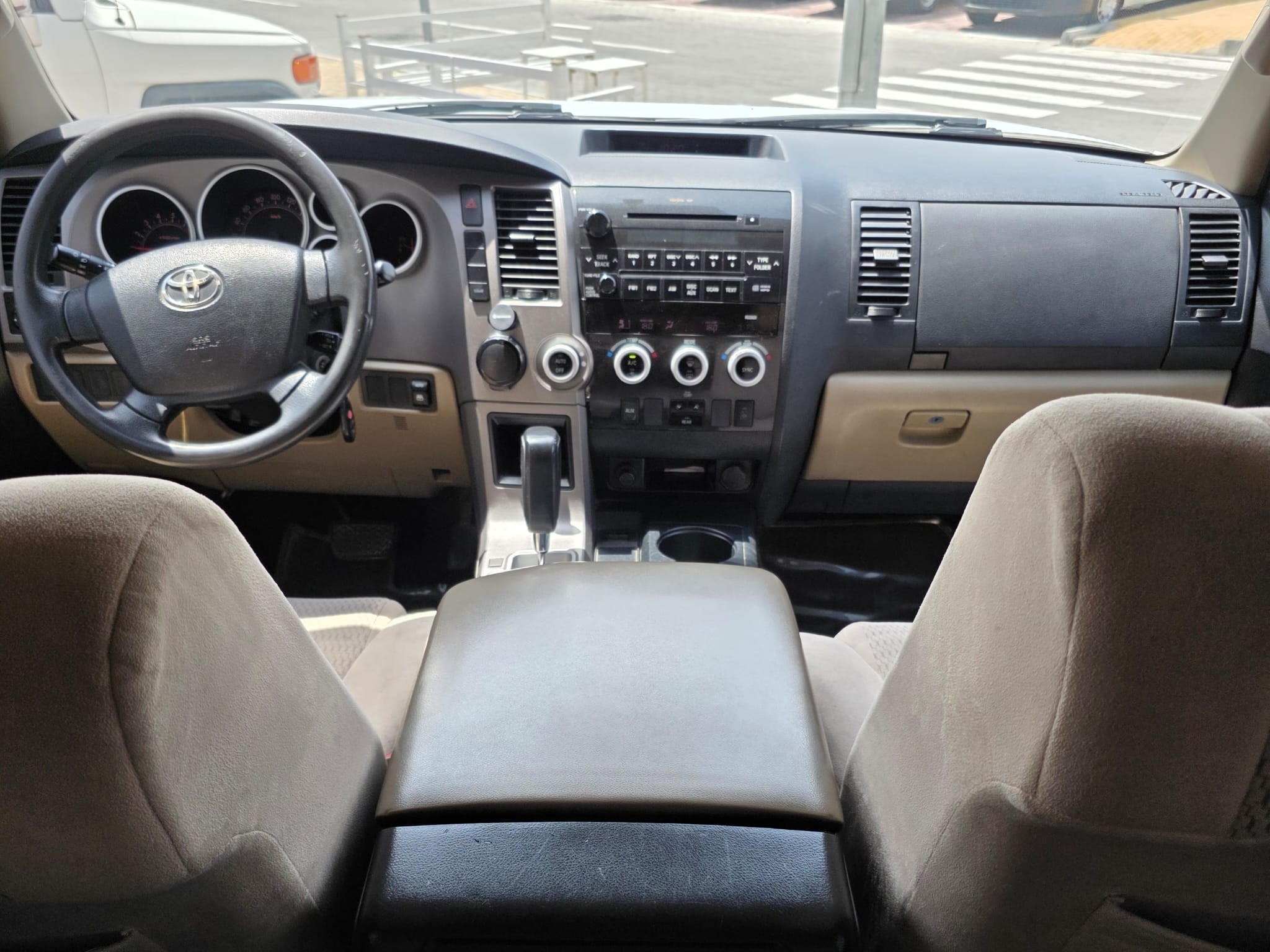 Toyota Sequoia SR5 2012 - Image 4