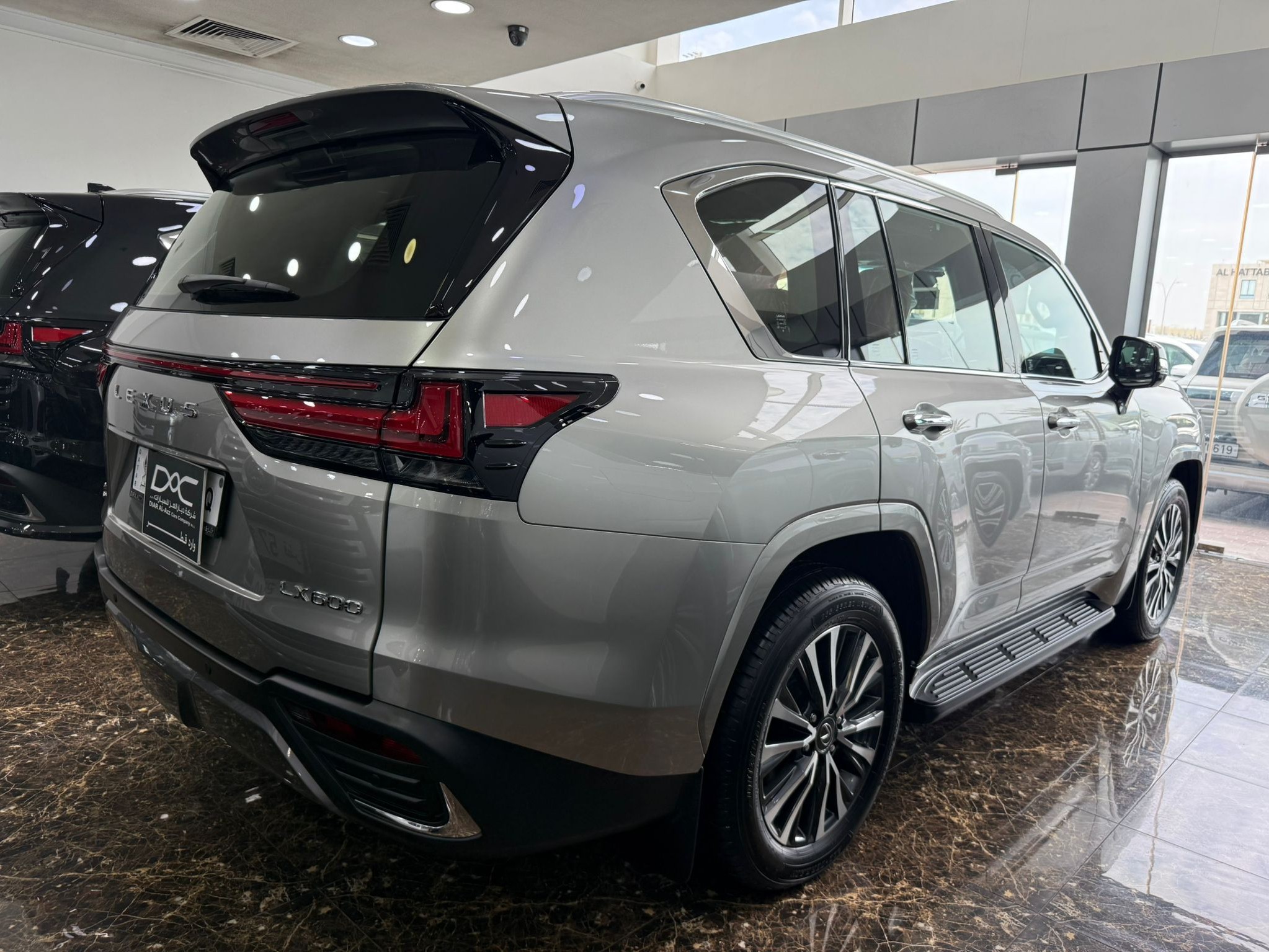 Lexus LX 600 Luxury  2026 - Image 3