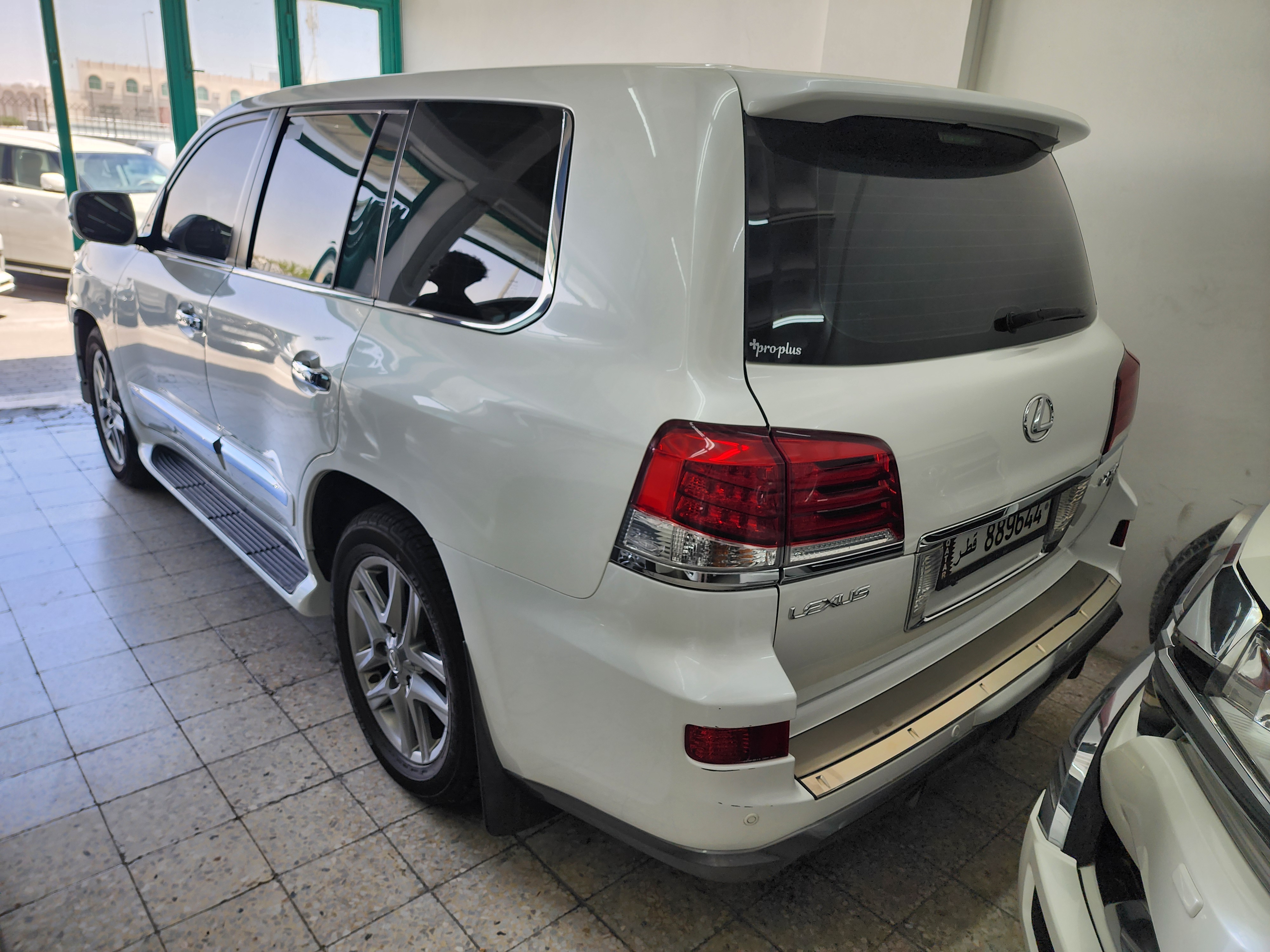 Lexus LX 570 S - Image 2