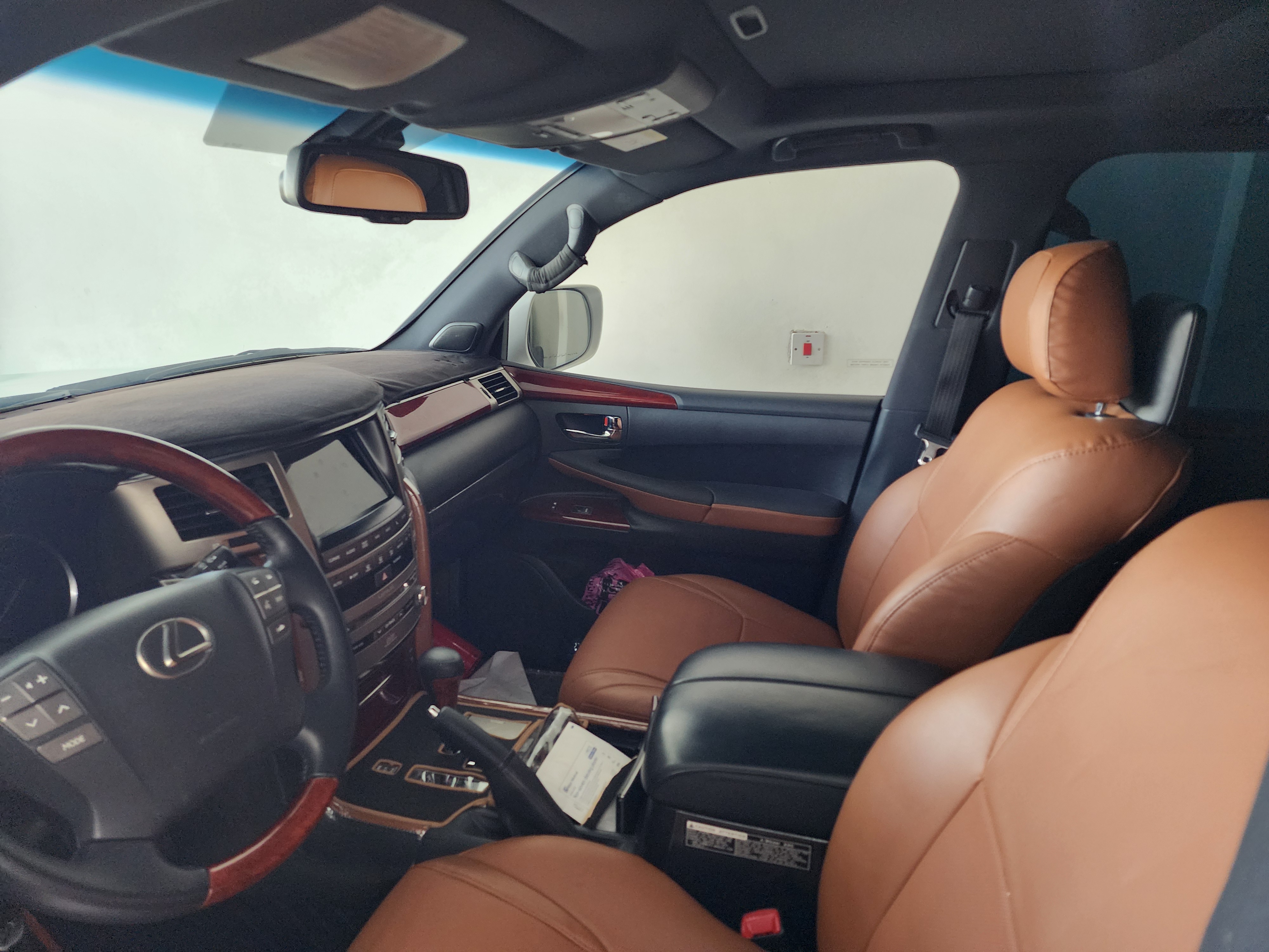 Lexus LX 570 S - Image 3