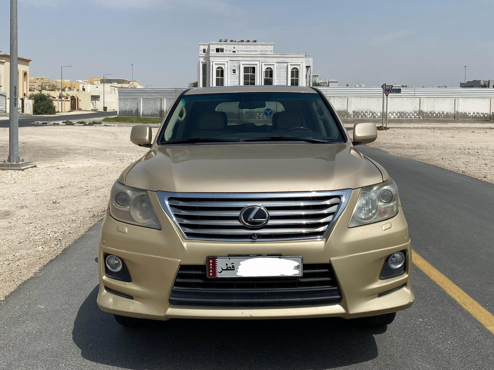 Lexus LX 570 2010 - Image 2
