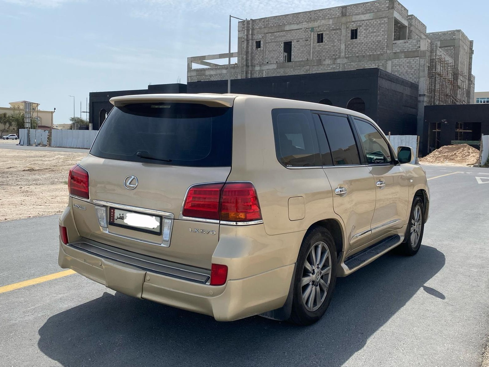 Lexus LX 570 2010 - Image 4