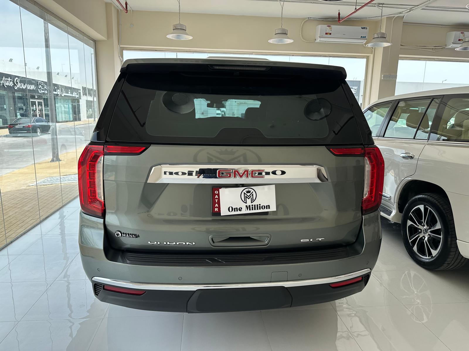 GMC Yukon SLT 2023 - Image 2