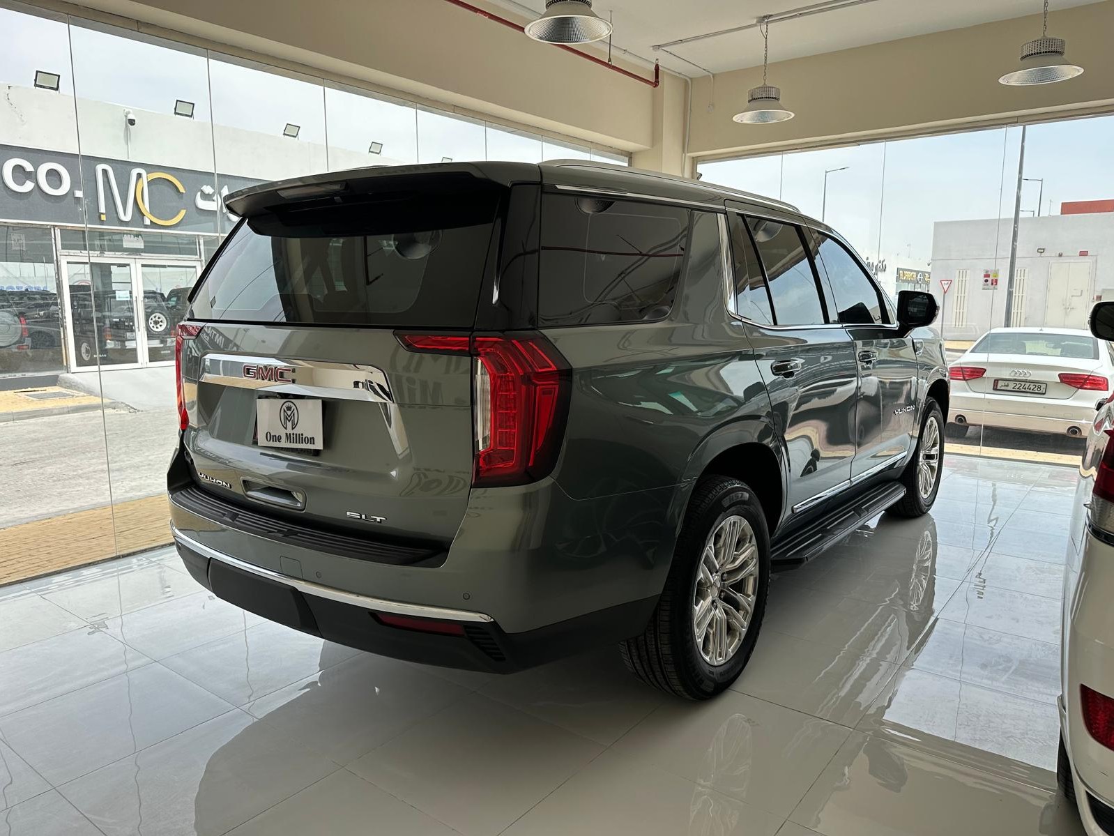 GMC Yukon SLT 2023 - Image 3