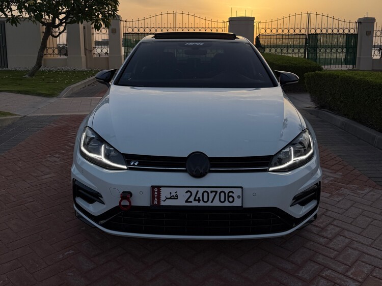 Volkswagen Golf R  2019 - Image 2