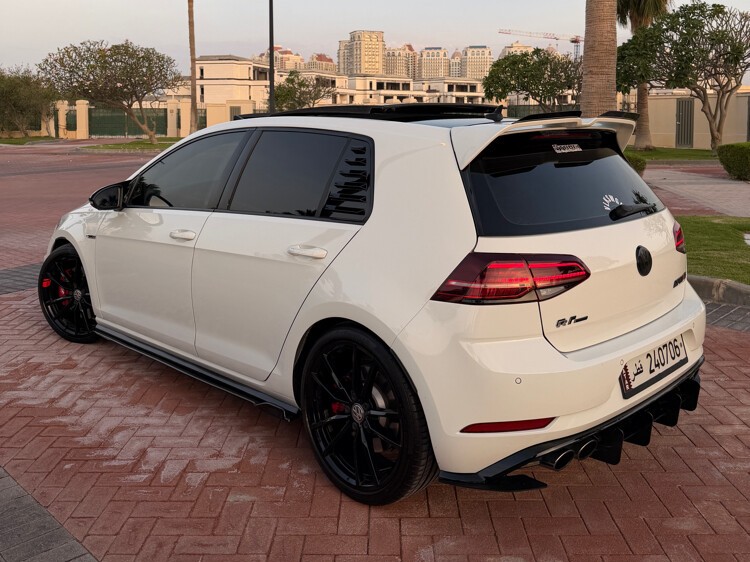Volkswagen Golf R  2019 - Image 3