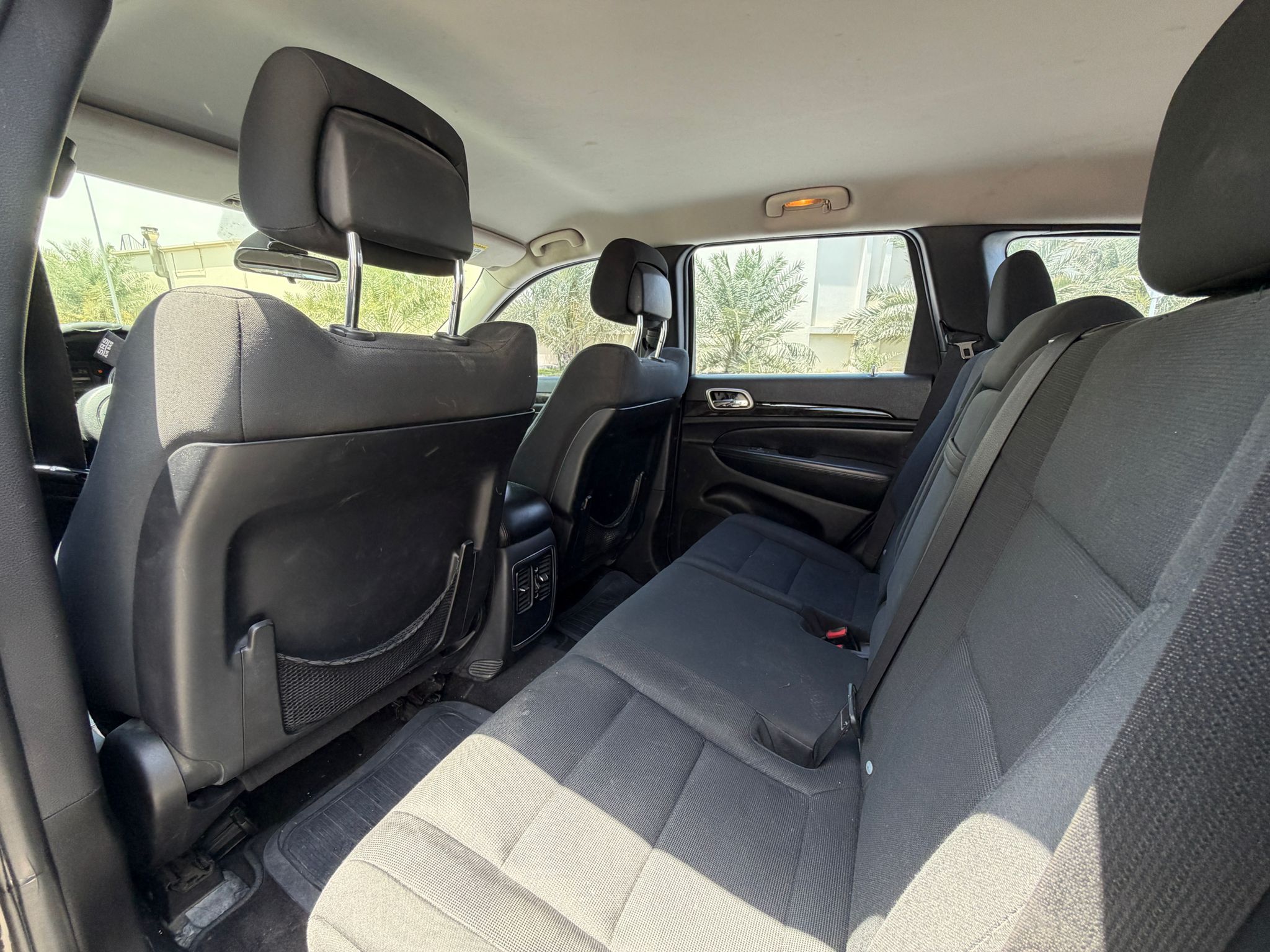 Jeep Grand Cherokee Laredo 2013 — photo 12 for sale in Qatar