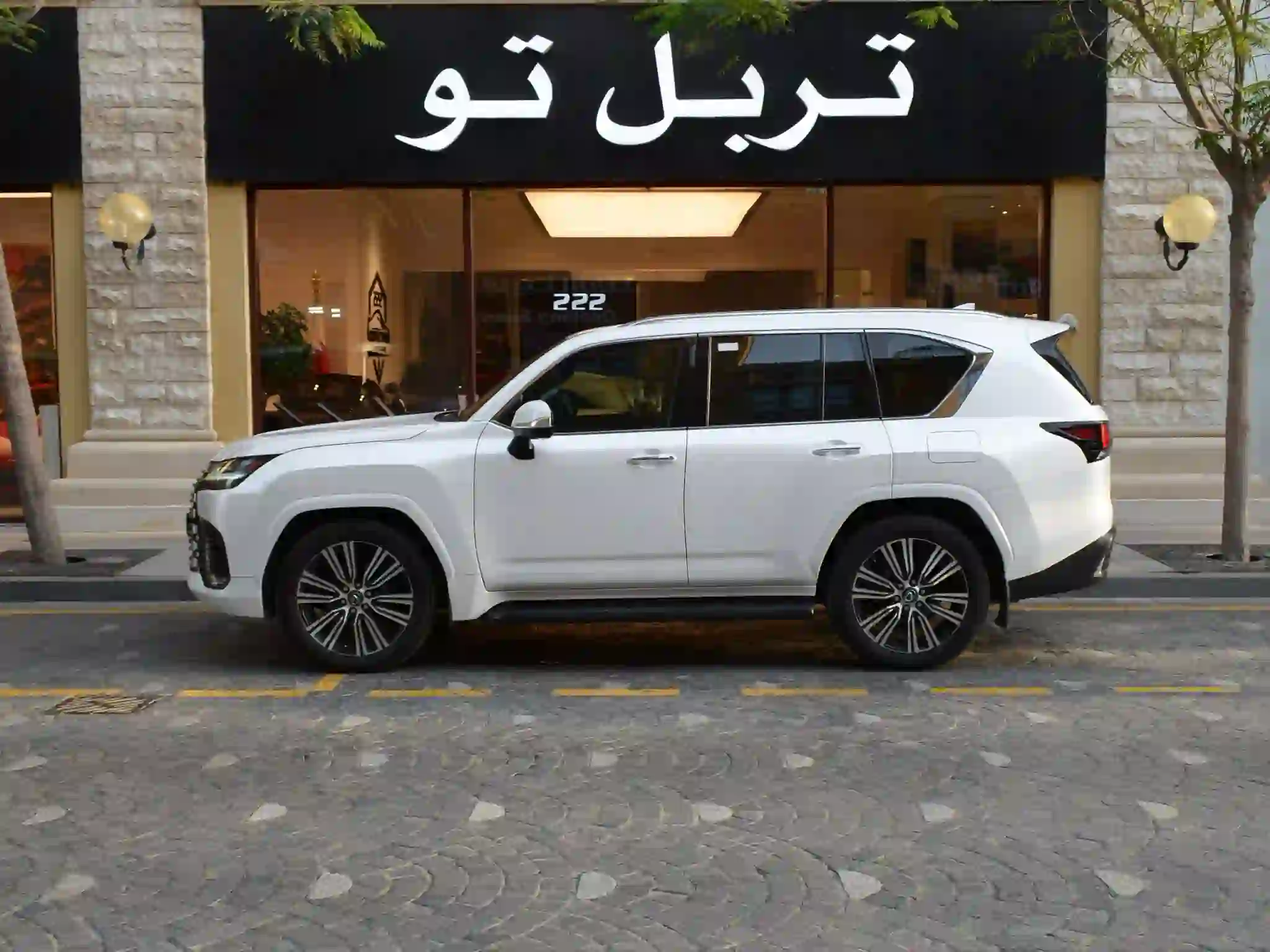 Lexus LX 600 2022 - Image 4
