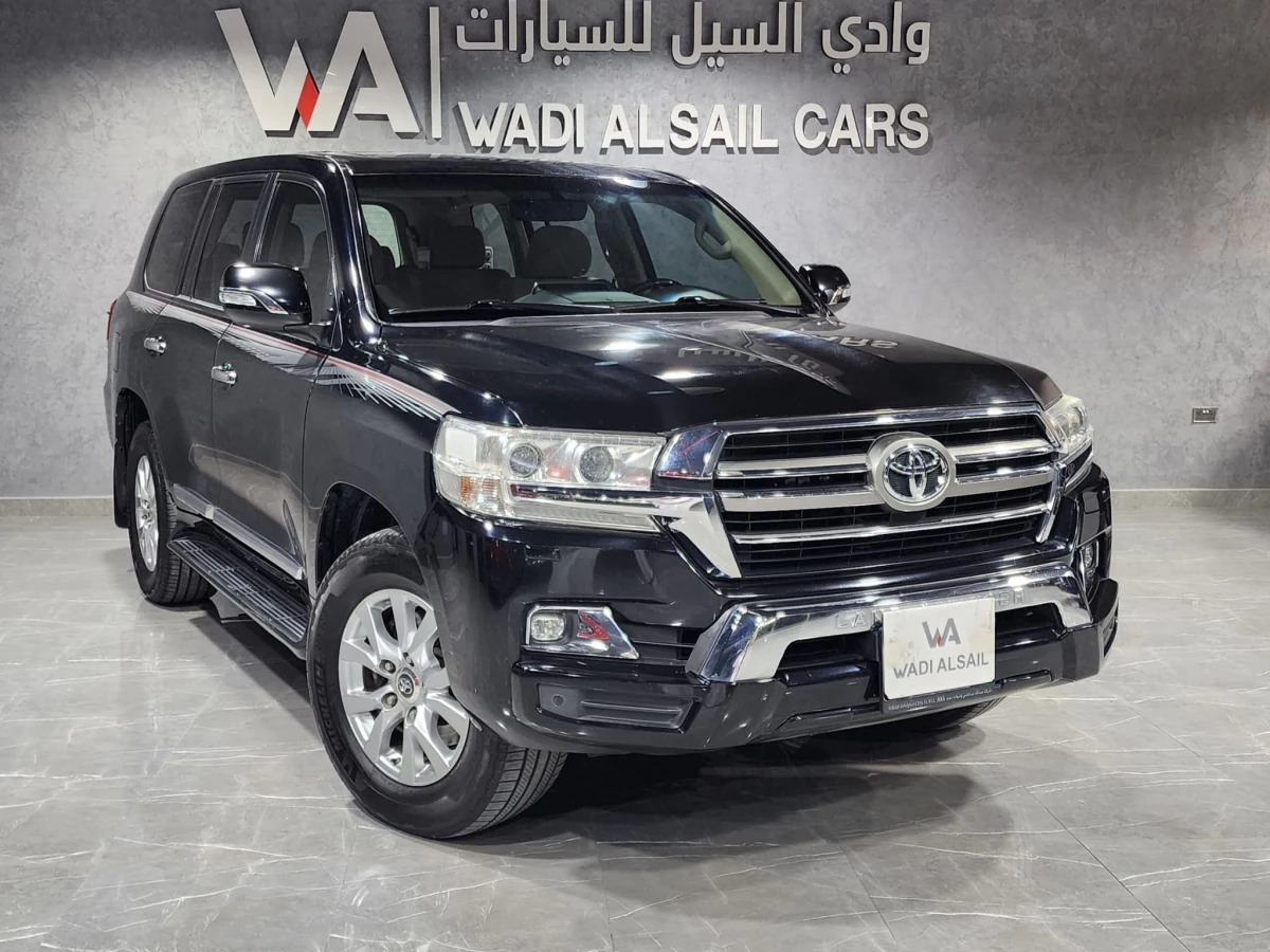 Toyota Land Cruiser GXR v8 2019