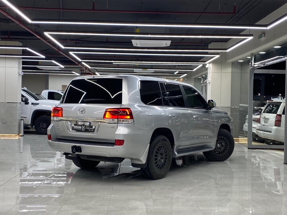 Toyota Land Cruiser GX 2015 - Image 2