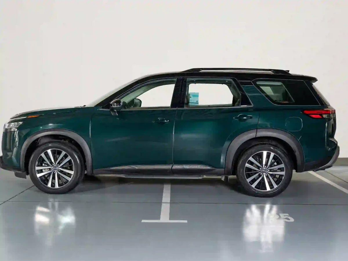 Nissan Pathfinder SL 2024