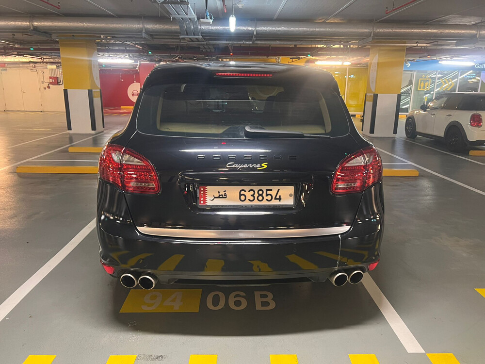 Porsche Cayenne S  2012 - Image 2