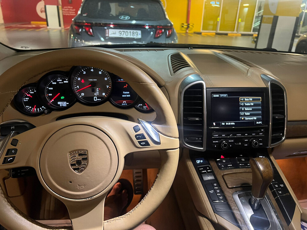Porsche Cayenne S  2012 - Image 4