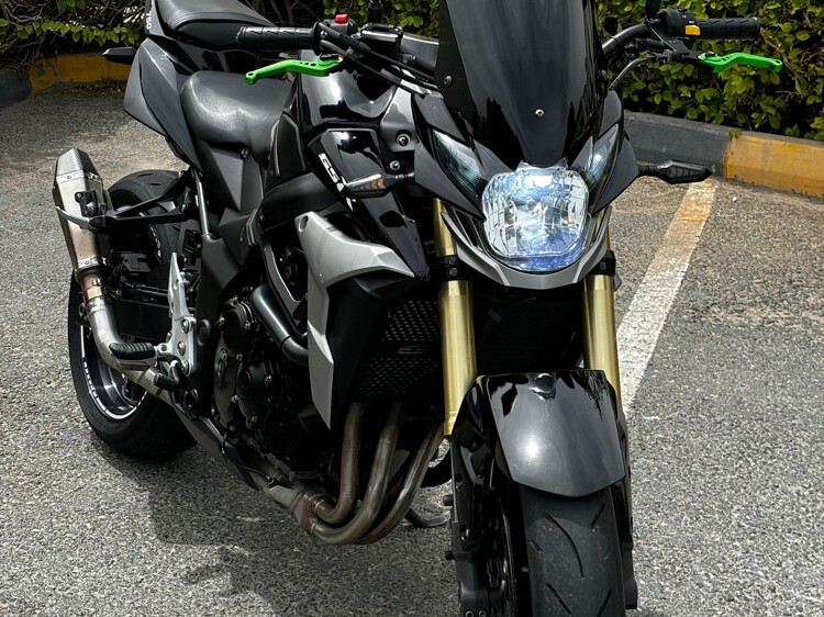 Suzuki GSR 750  2014 - Image 4