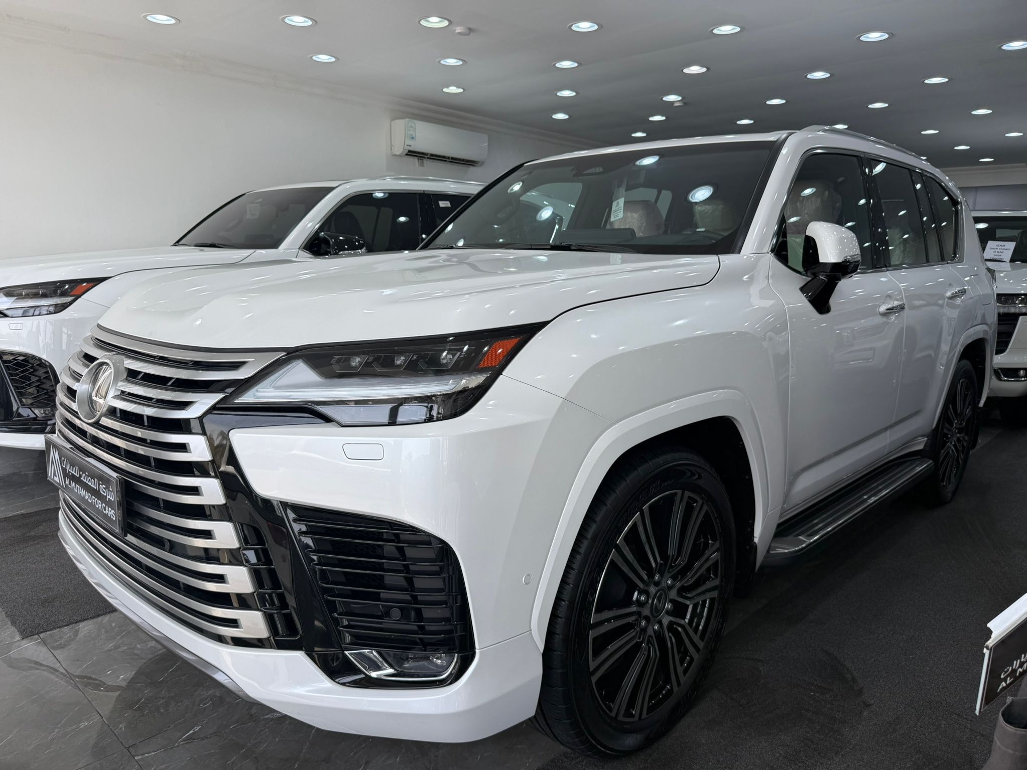 Lexus LX 700 LUXURY 2025 - Image 2