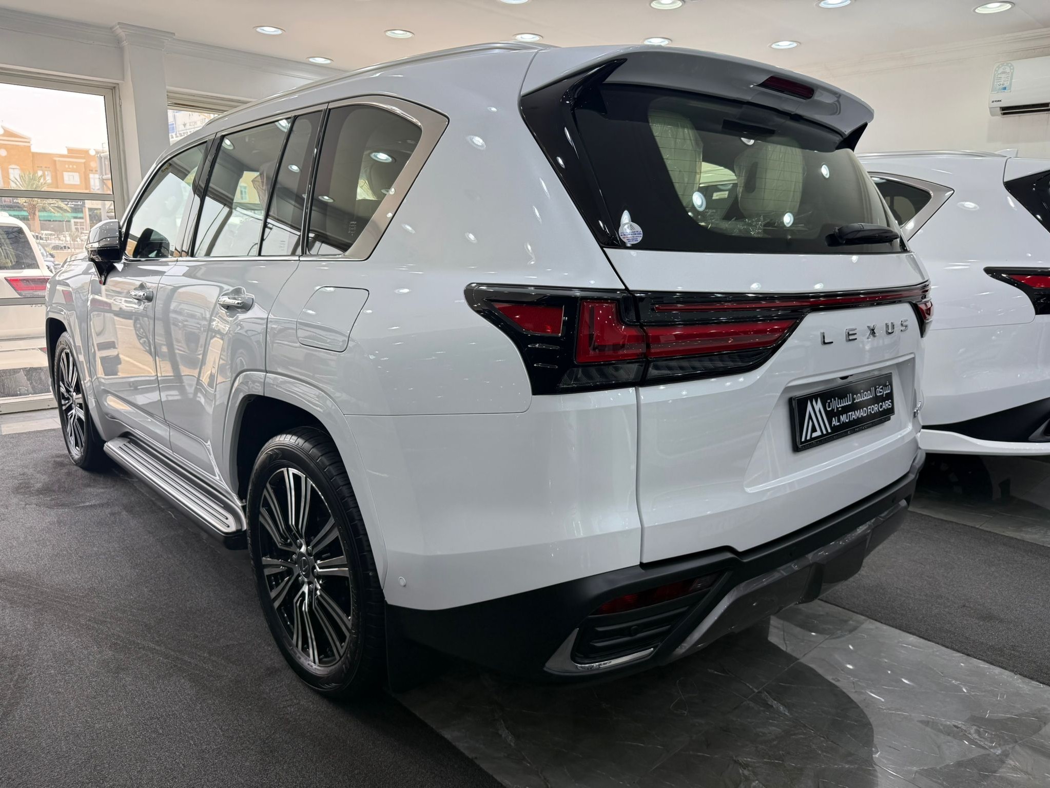 Lexus LX 700 LUXURY 2025 - Image 3