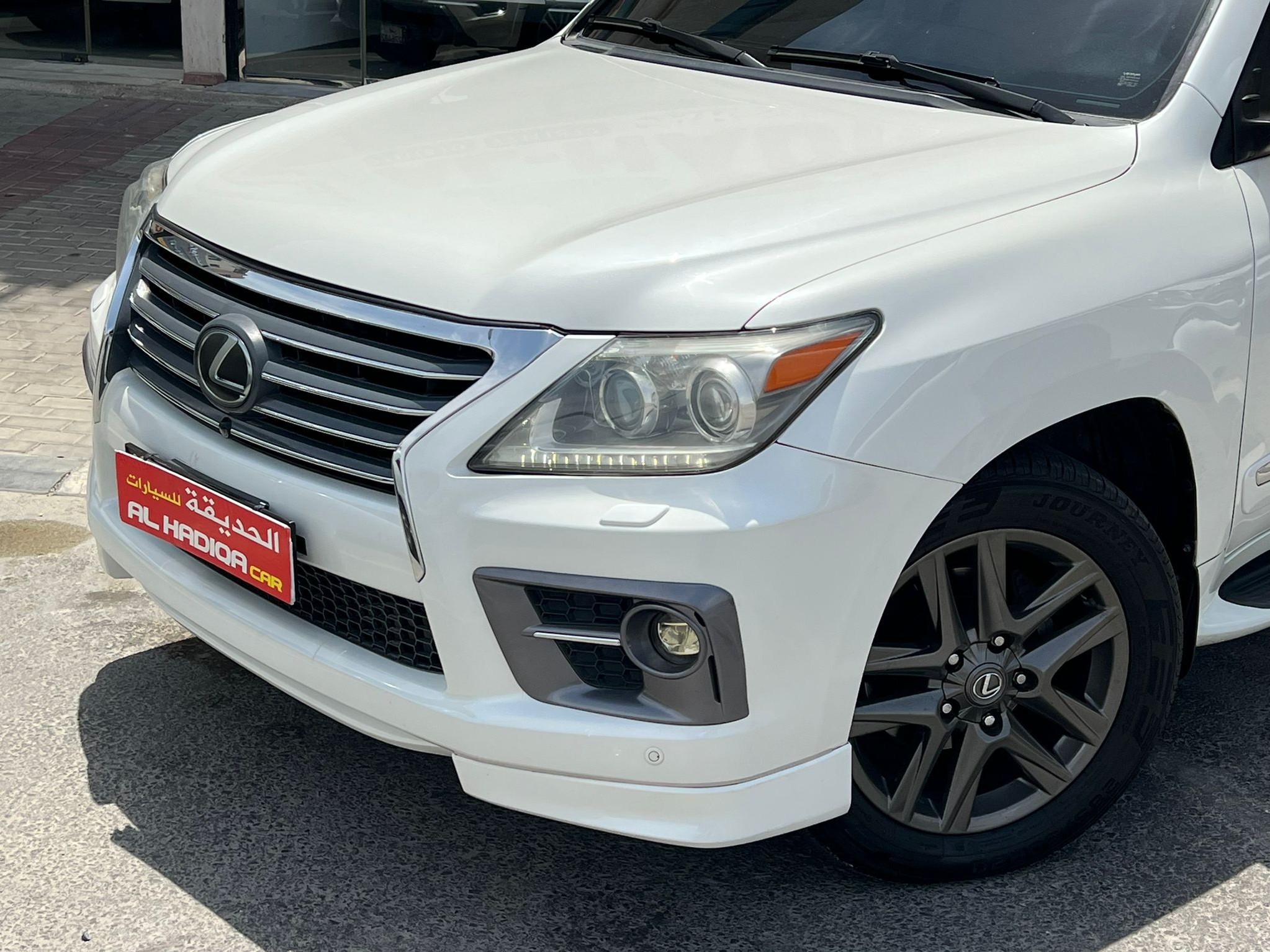 Lexus LX 570 S 2012 - Image 3