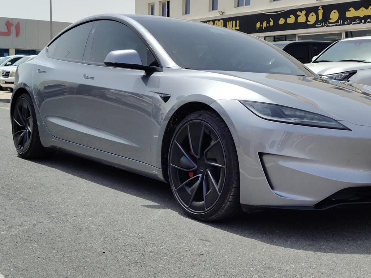 Tesla Model 3  2025