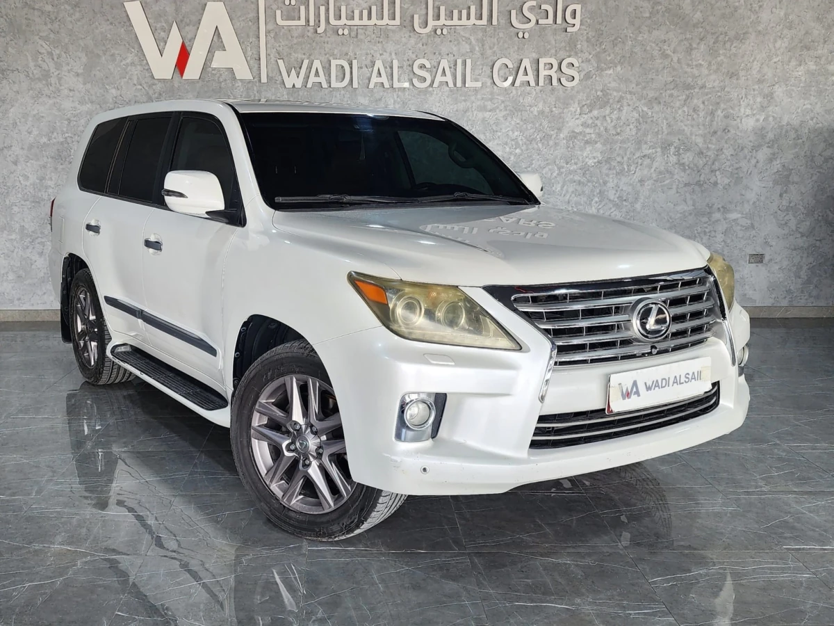 Lexus LX 570 S 2013