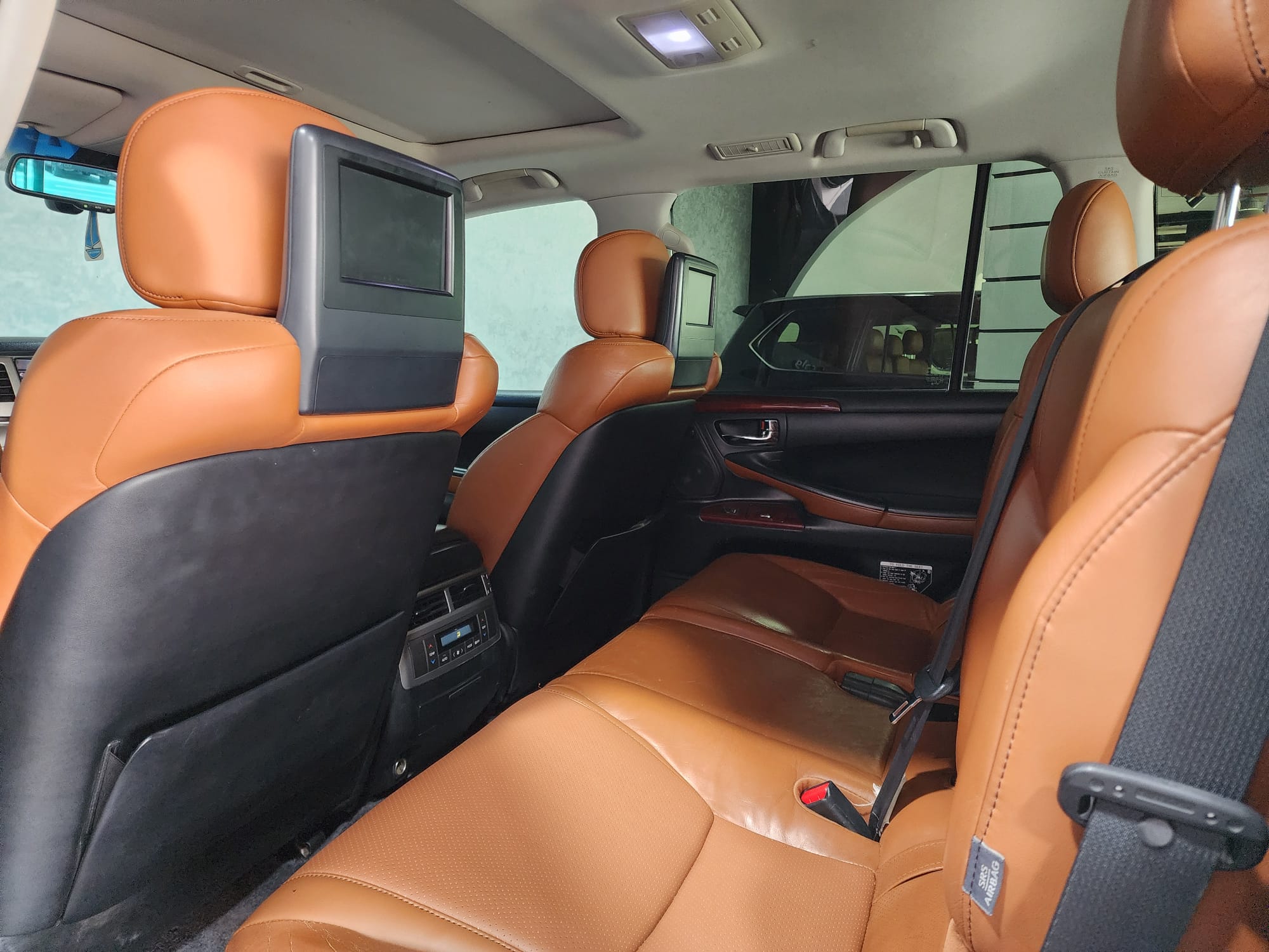 Lexus LX 570 S 2013 - Image 4