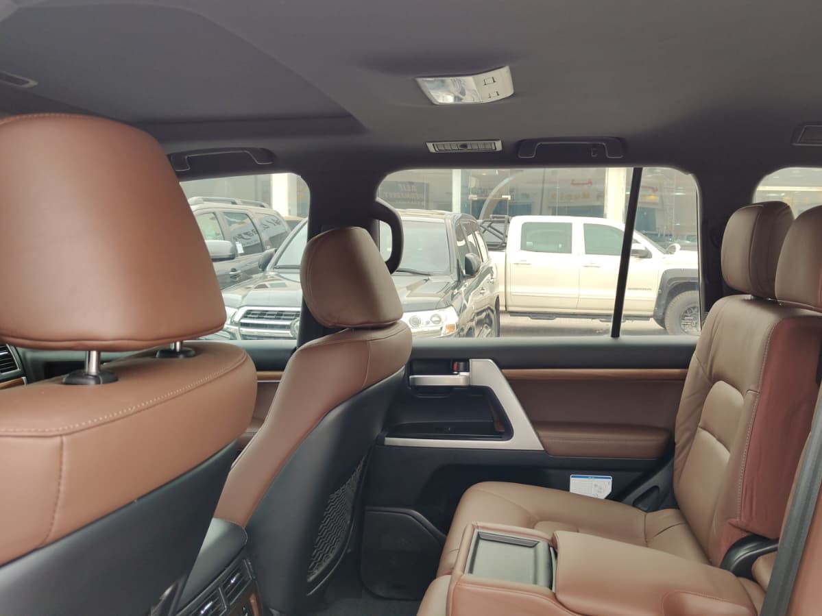 Toyota Land Cruiser VX.R 2021 - Image 2