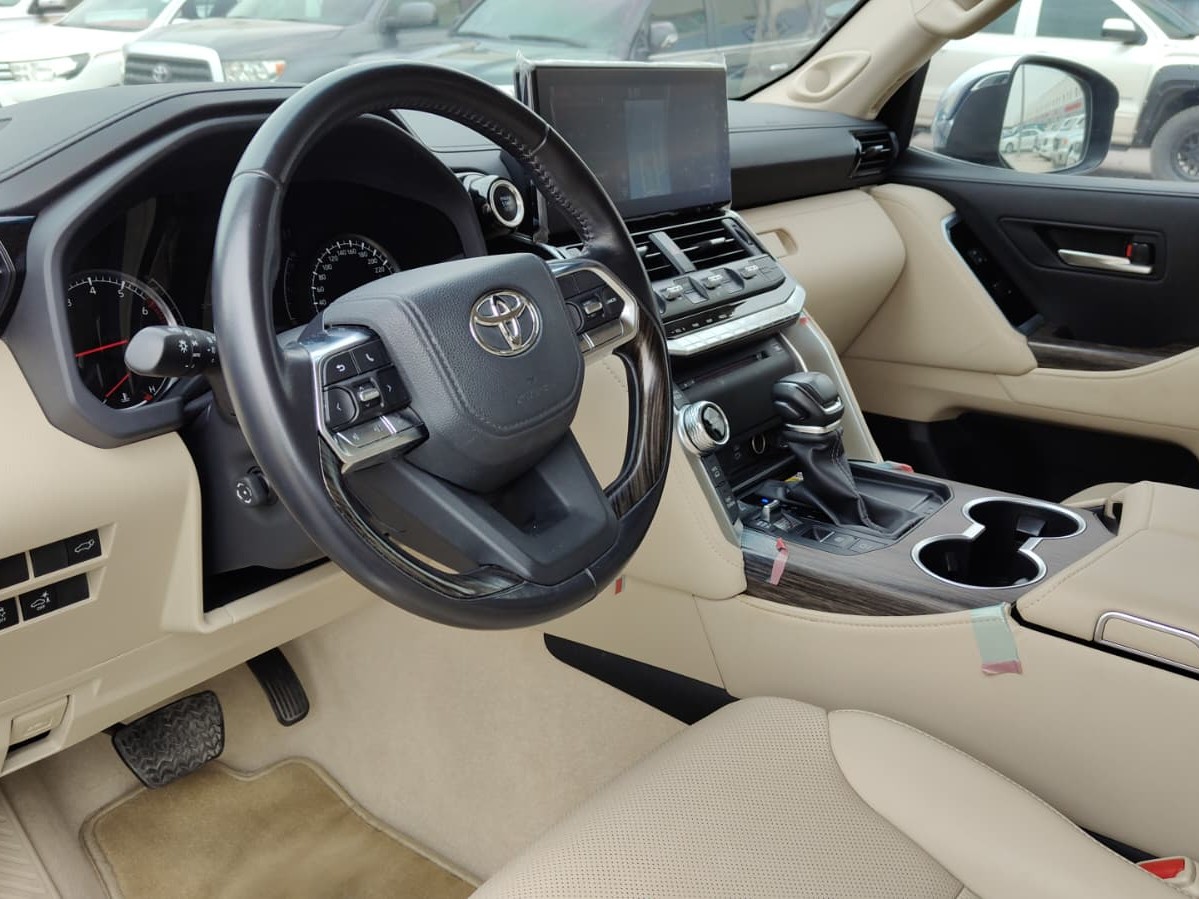 Toyota Land Cruiser VX Twin Turbo 2023 - Image 3