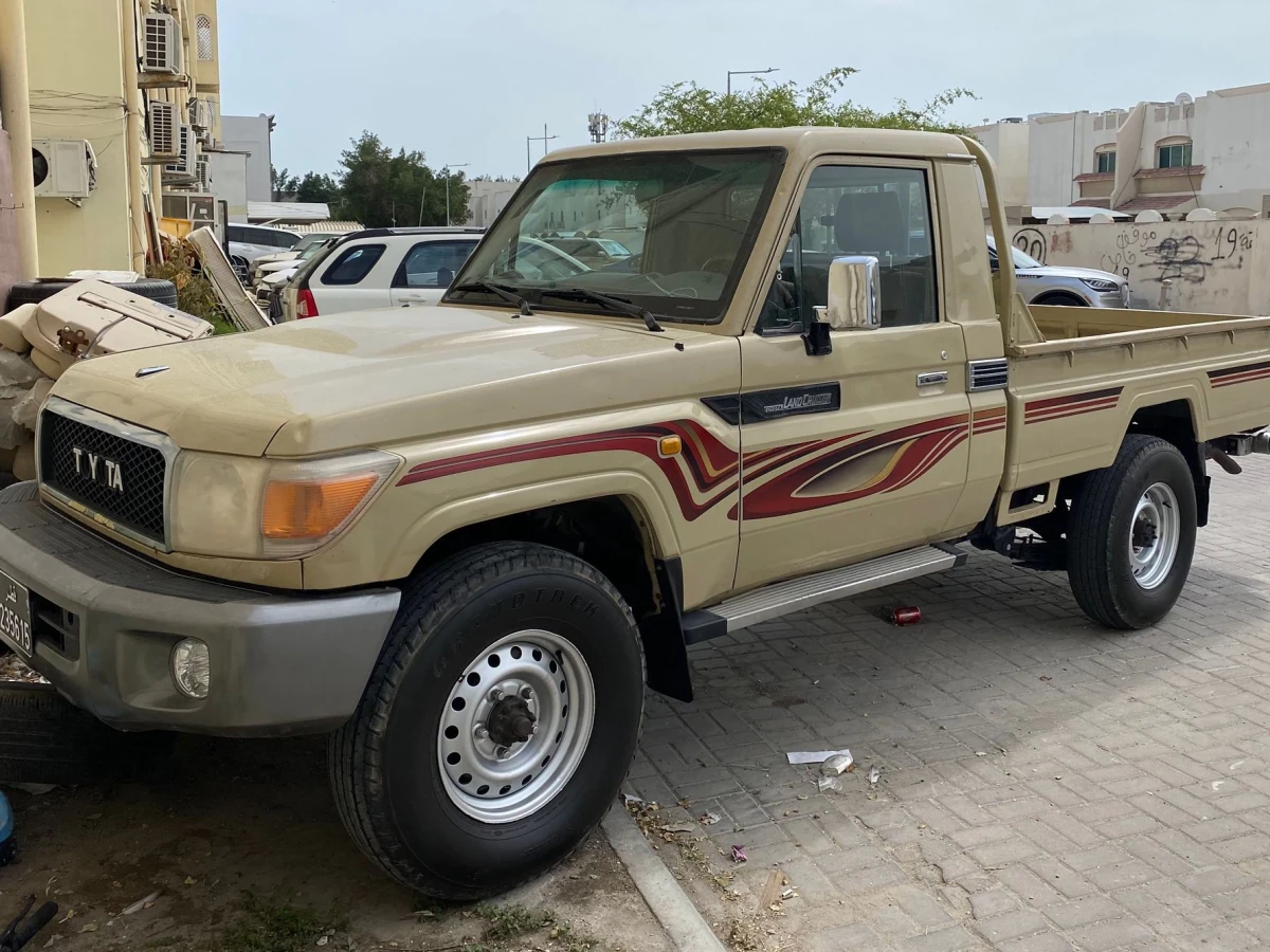 Toyota Land Cruiser LX 2013