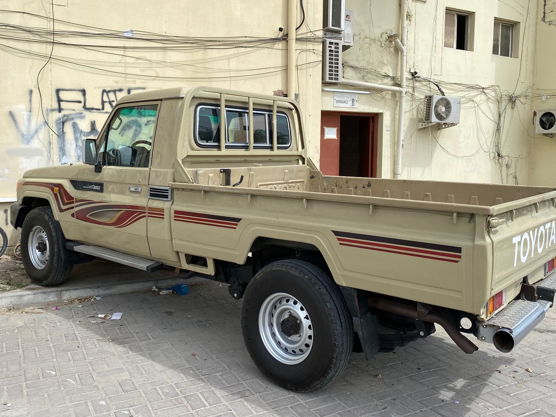 Toyota Land Cruiser LX 2013 - Image 3