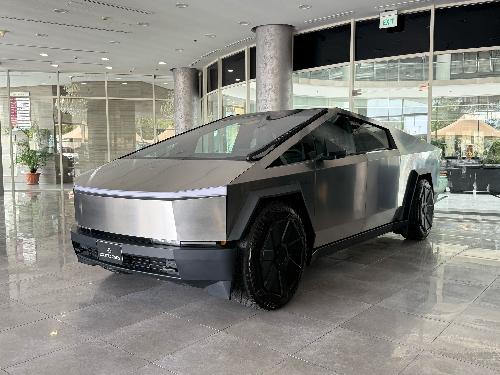 featured car