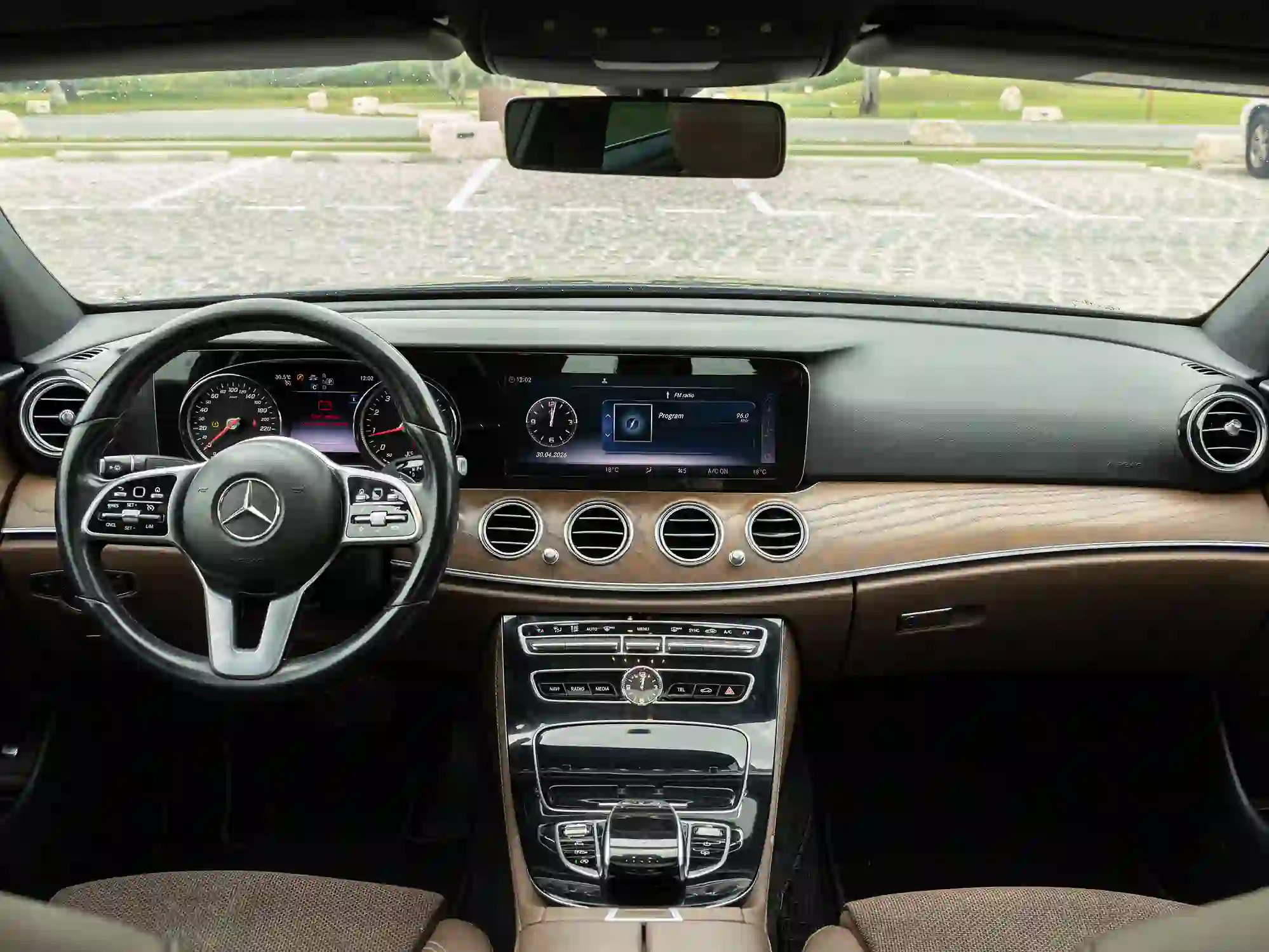 Mercedes-Benz E-Class Sedan 200 2019 - Image 2