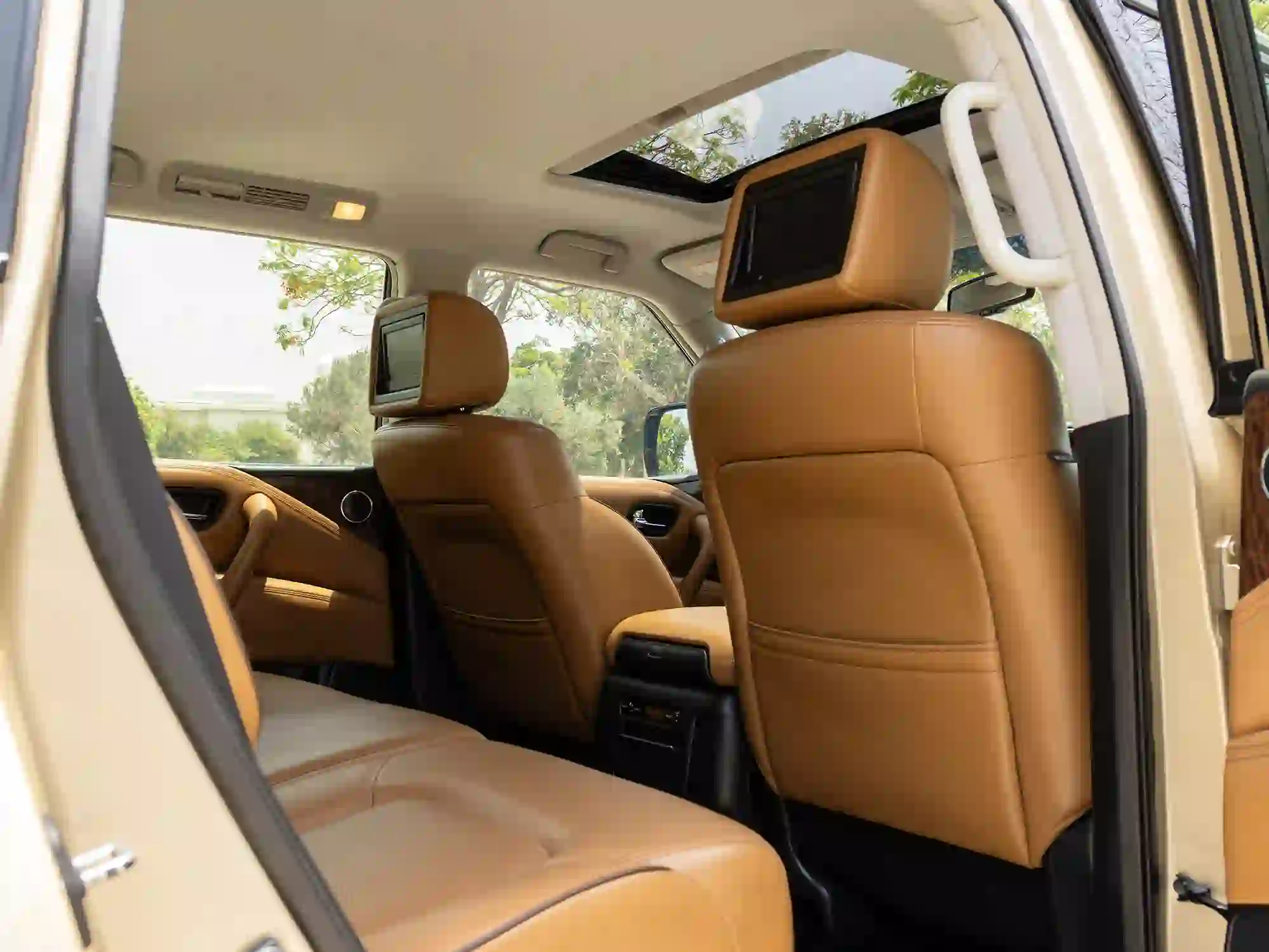 Nissan Patrol  Platinum 2015 - Image 2