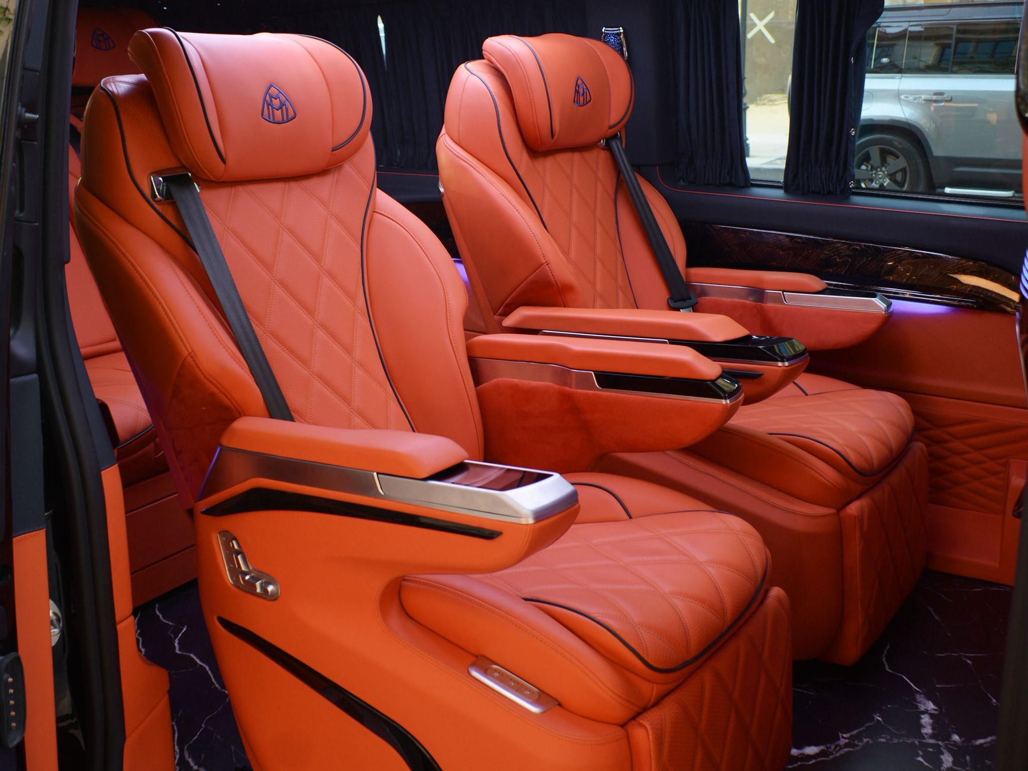 Mercedes-Benz V-Class 2025 - Image 4