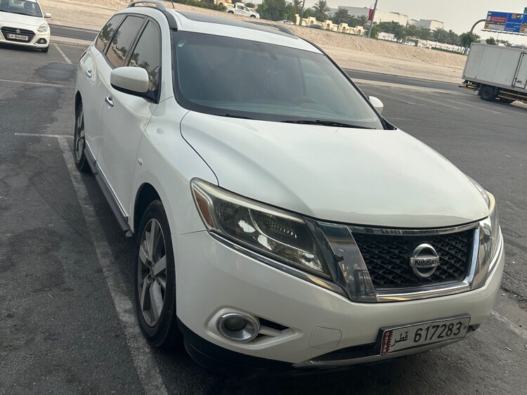 Nissan Pathfinder SE 2014