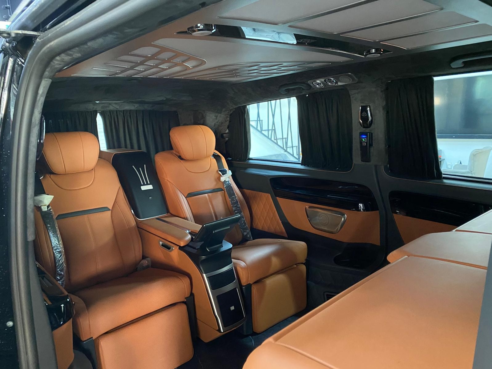 Mercedes-Benz Maybach 2025 - Image 2